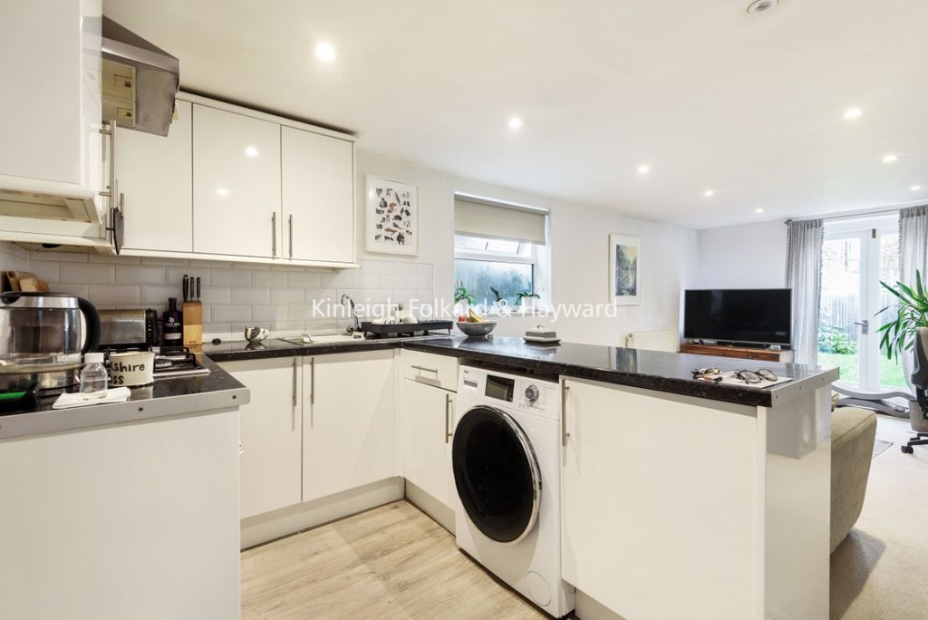 Property photo 1 of 9 80E5E891-Fdbf-487c-B