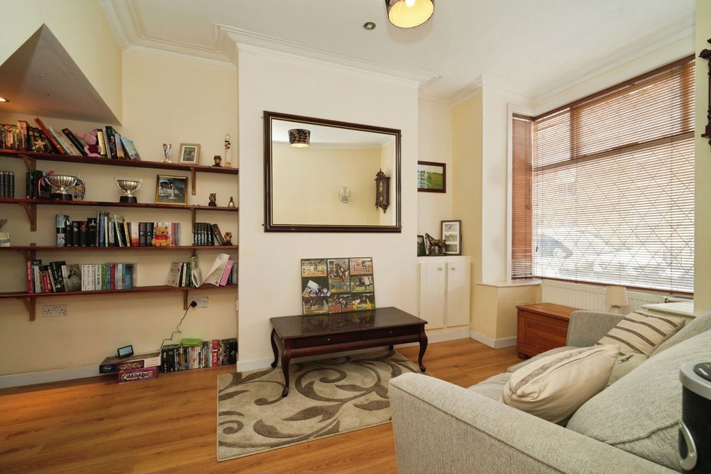 Property photo 2 of 14 Pbox-Img.Jpg