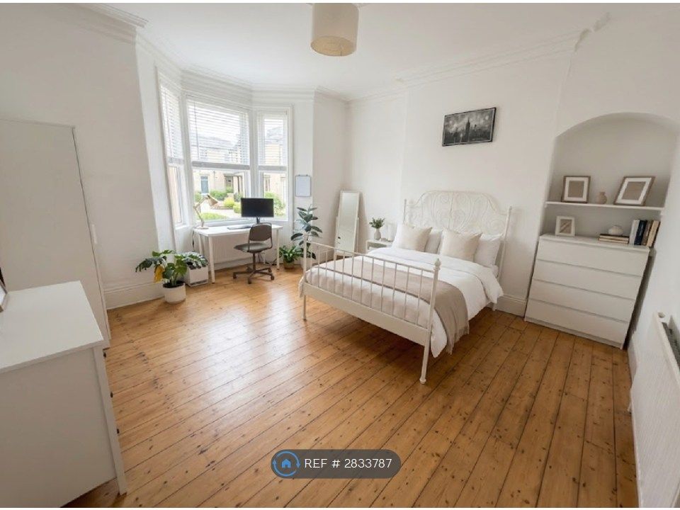 Property photo 1 of 10 Bedroom 1