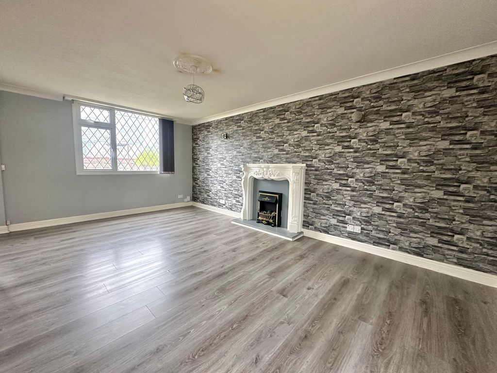 Property photo 3 of 12 Img_5187