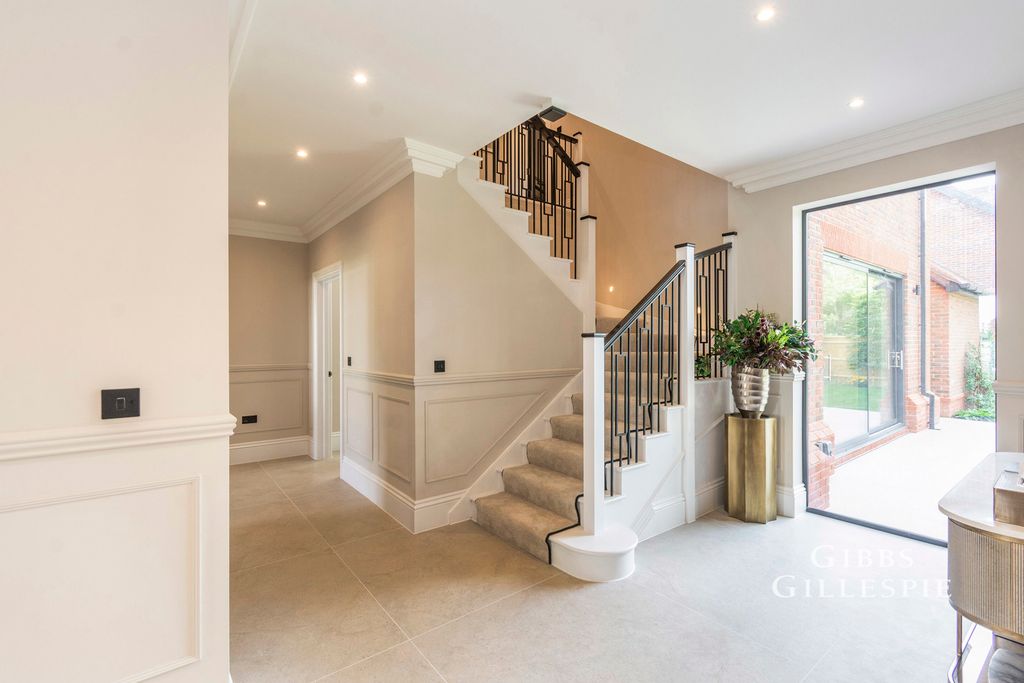 Property photo 3 of 22 Pbox-Img.Jpg