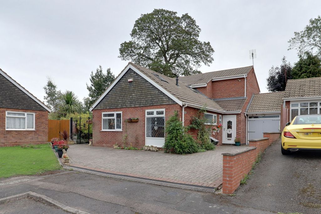 Property photo 2 of 42