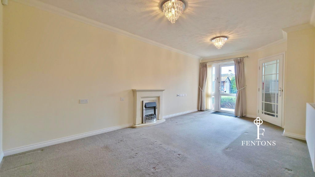 Property photo 3 of 17 Living Room