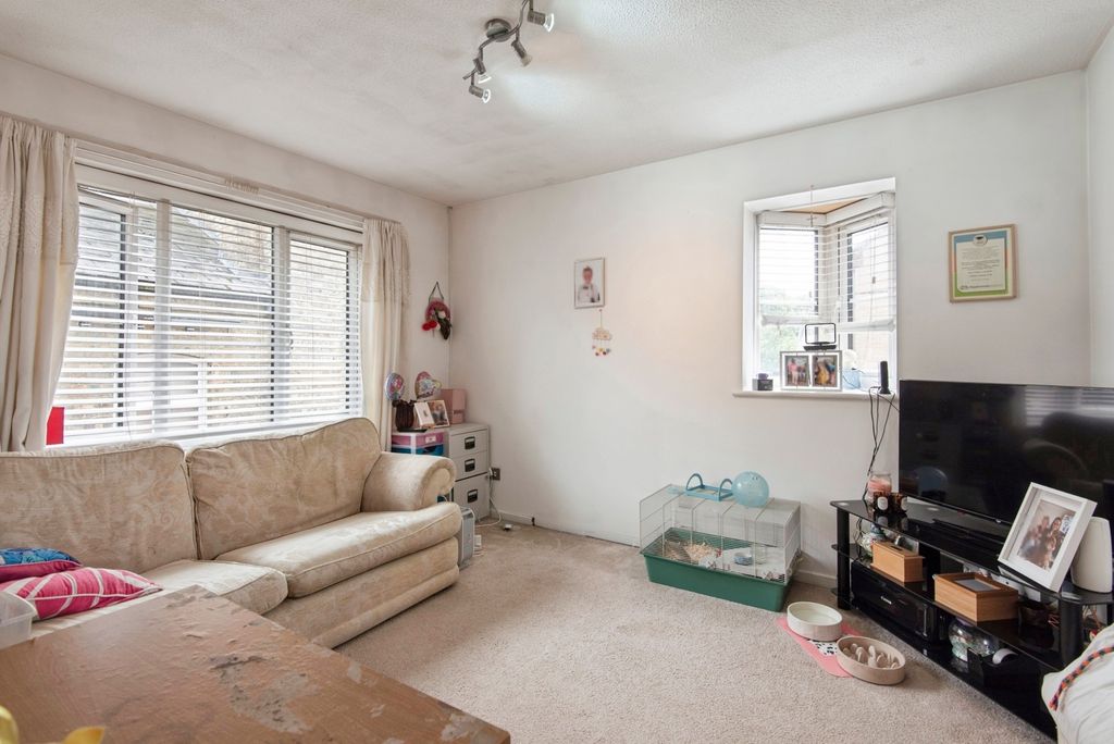 Property photo 2 of 11 Pbox-Img.Jpg