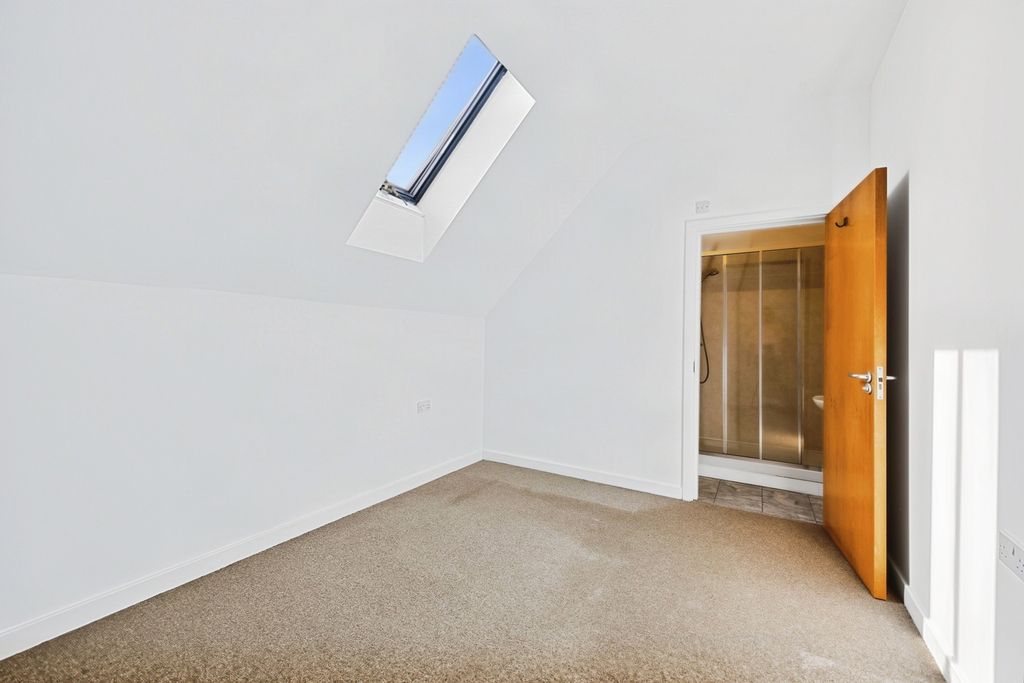 Property photo 3 of 13 3