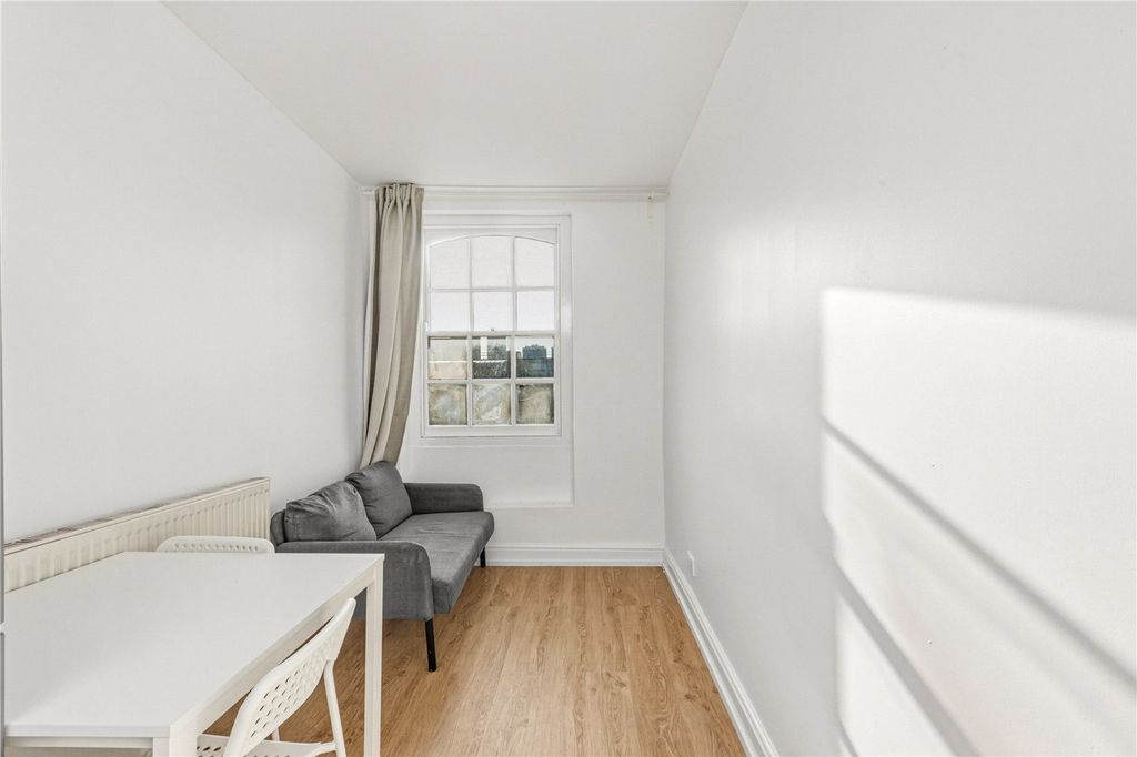 Property photo 3 of 10 Picture No. 11