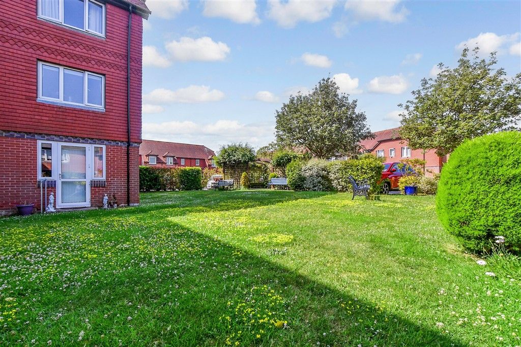 Property photo 2 of 15 Communal Gardens