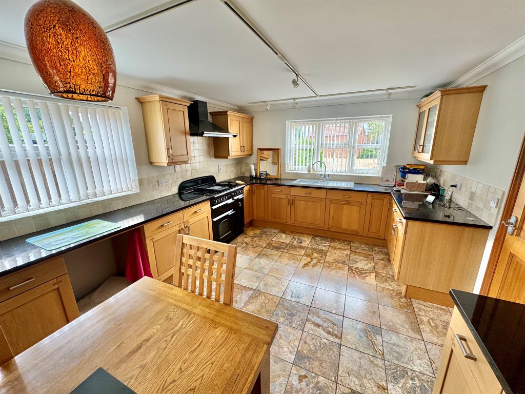 Property photo 3 of 35