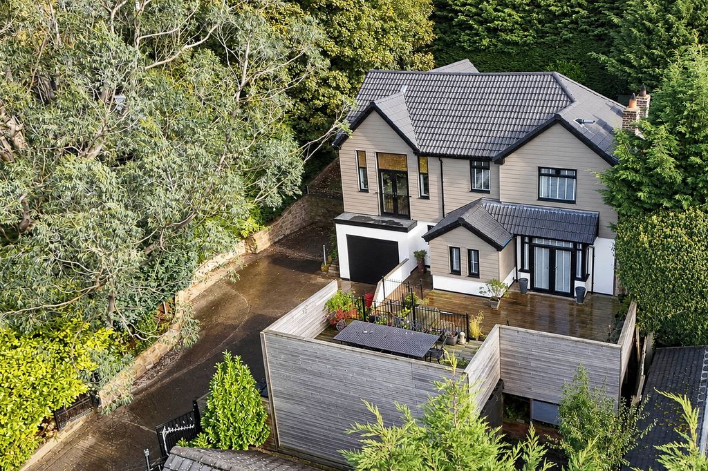 Property photo 1 of 85