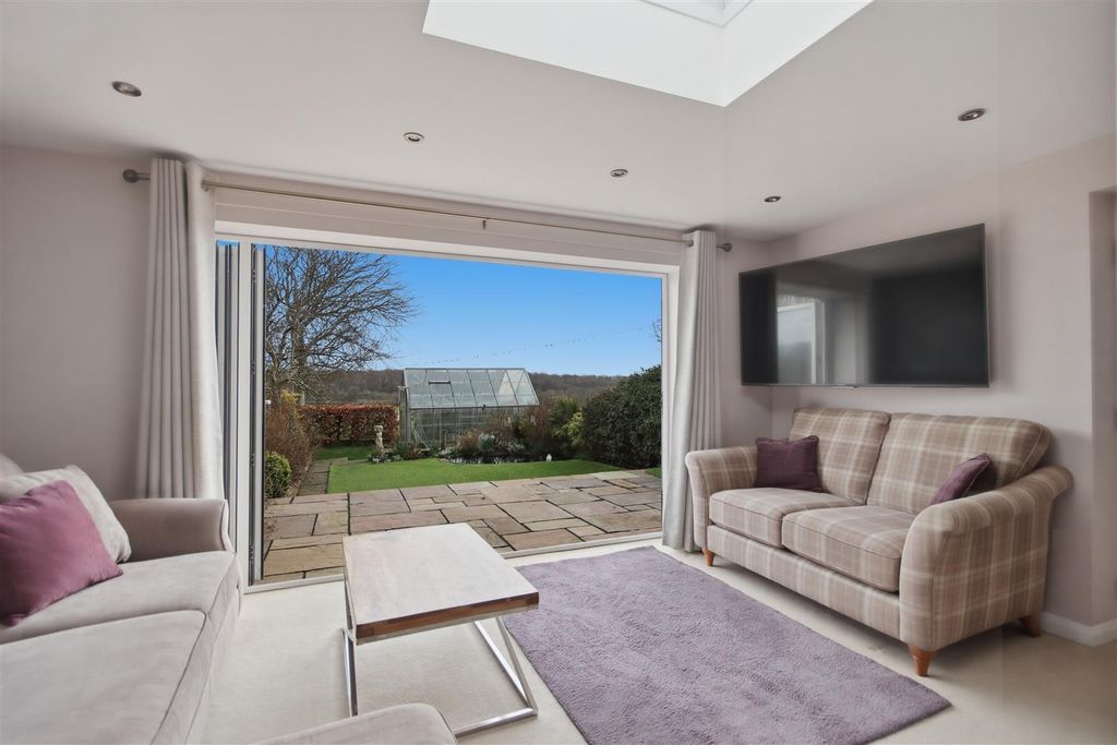 Property photo 2 of 15 Lounge/Diner