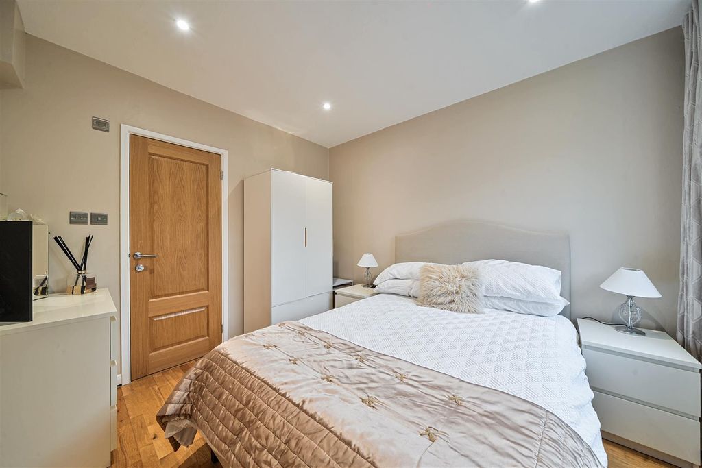Additional image 23 of 6 bed detached house for saleOutwood Lane, Chipstead, Coulsdon CR5