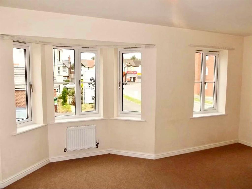 Property photo 2 of 12 98.Jpg