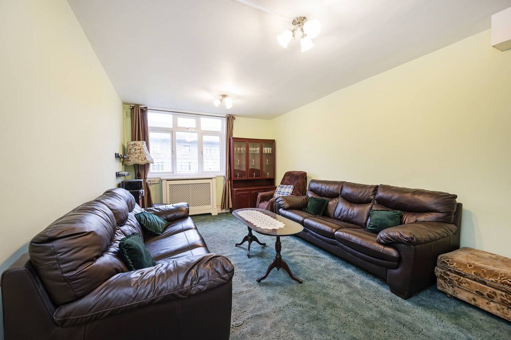 Property photo 3 of 8