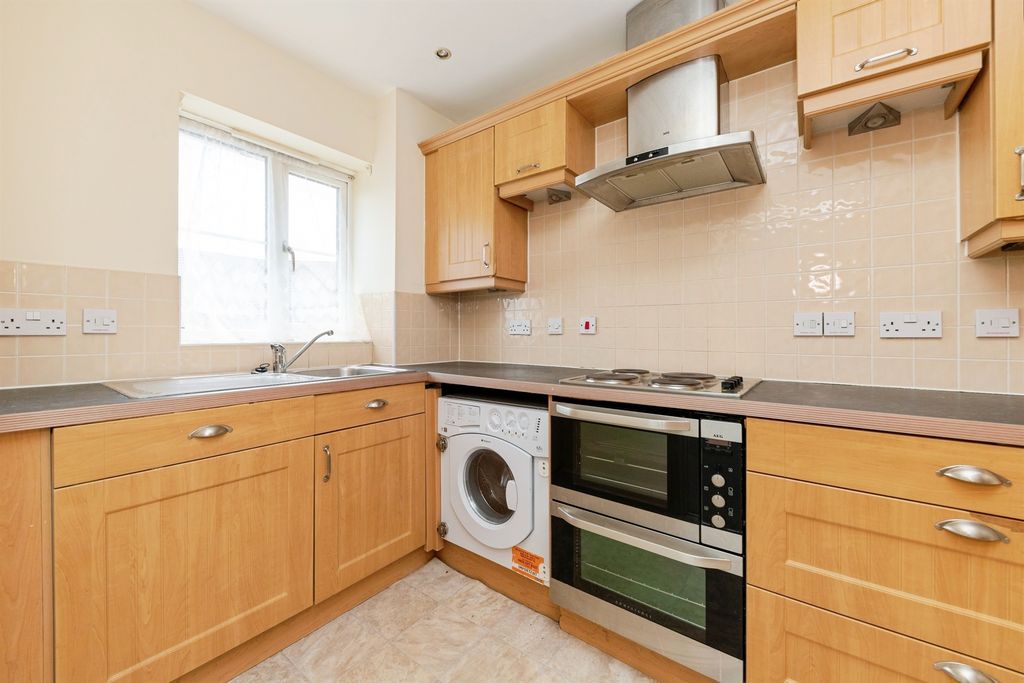 Property photo 2 of 13