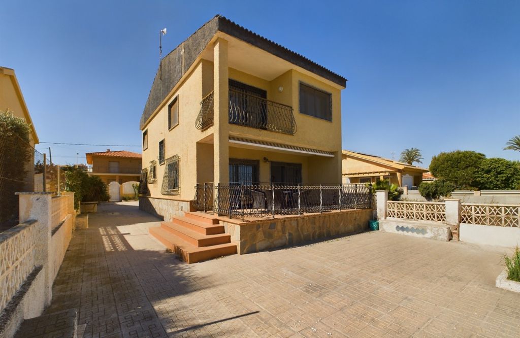 Property photo 1 of 33