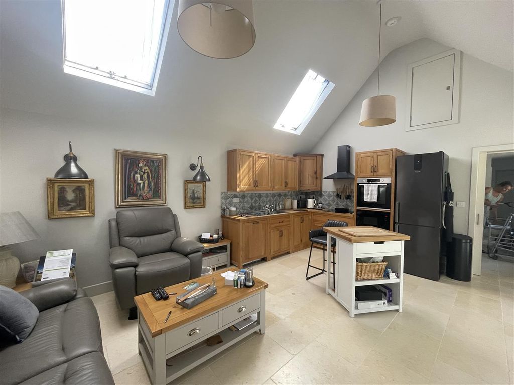 Property photo 2 of 8 Img_9106.Jpg