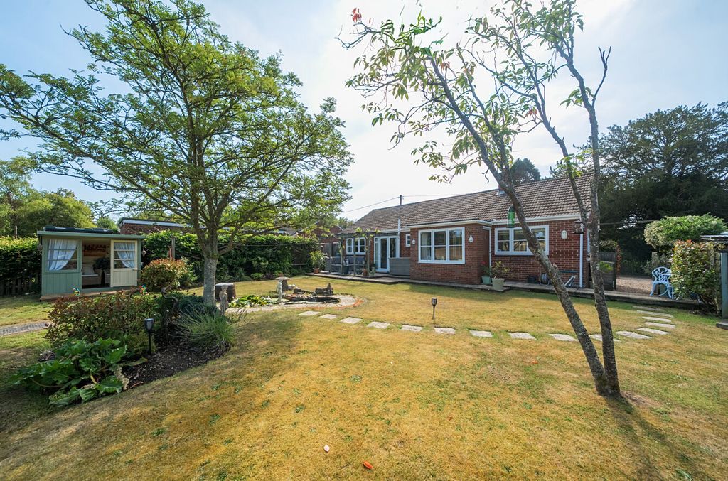 Property photo 1 of 15 1265002-13-686280...