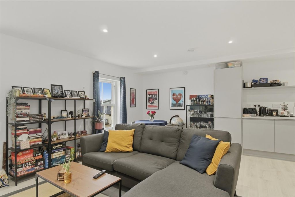 Property photo 2 of 11 Img_4967.Jpg