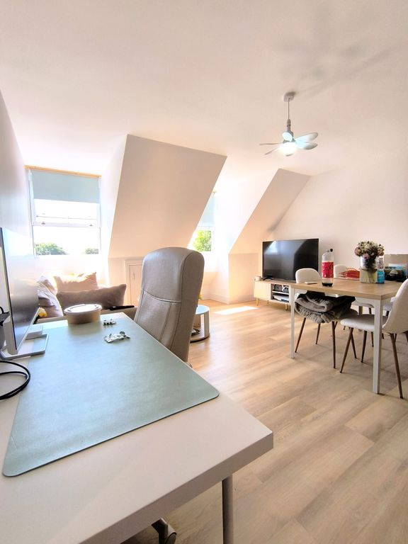 Property photo 2 of 11 Open Plan Reception