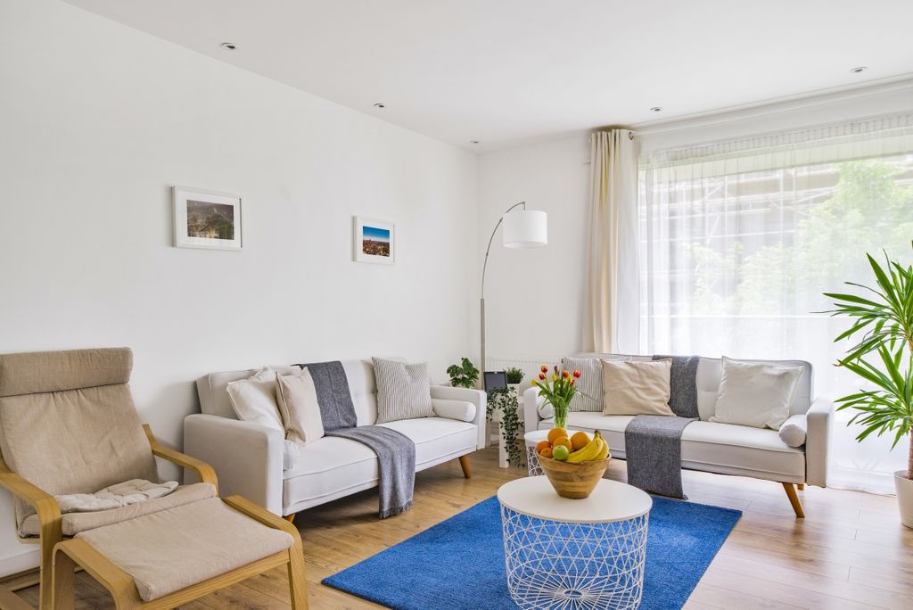 Property photo 2 of 15 980105 (13)