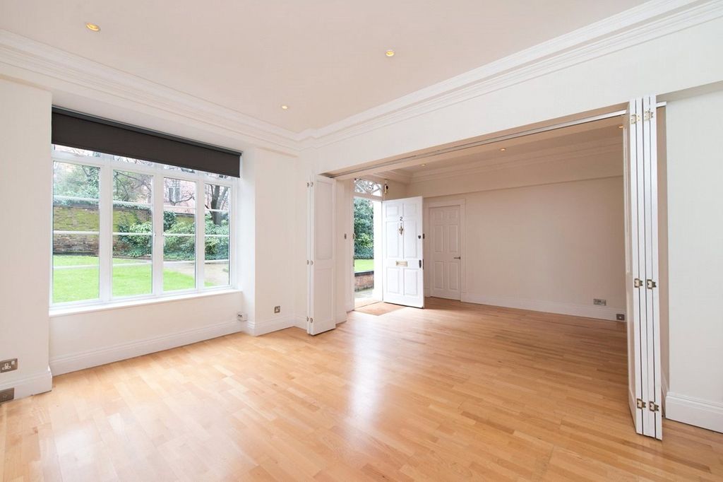 Property photo 3 of 8 Picture No. 01