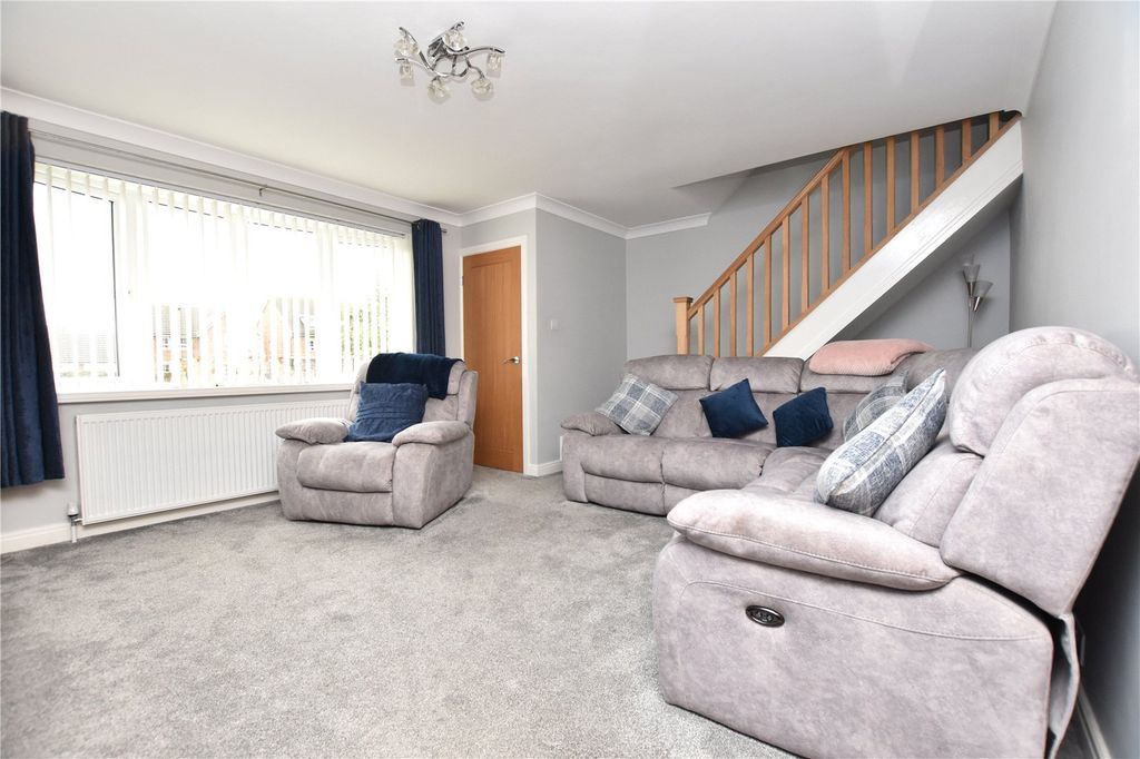 Property photo 2 of 25 Picture No. 13