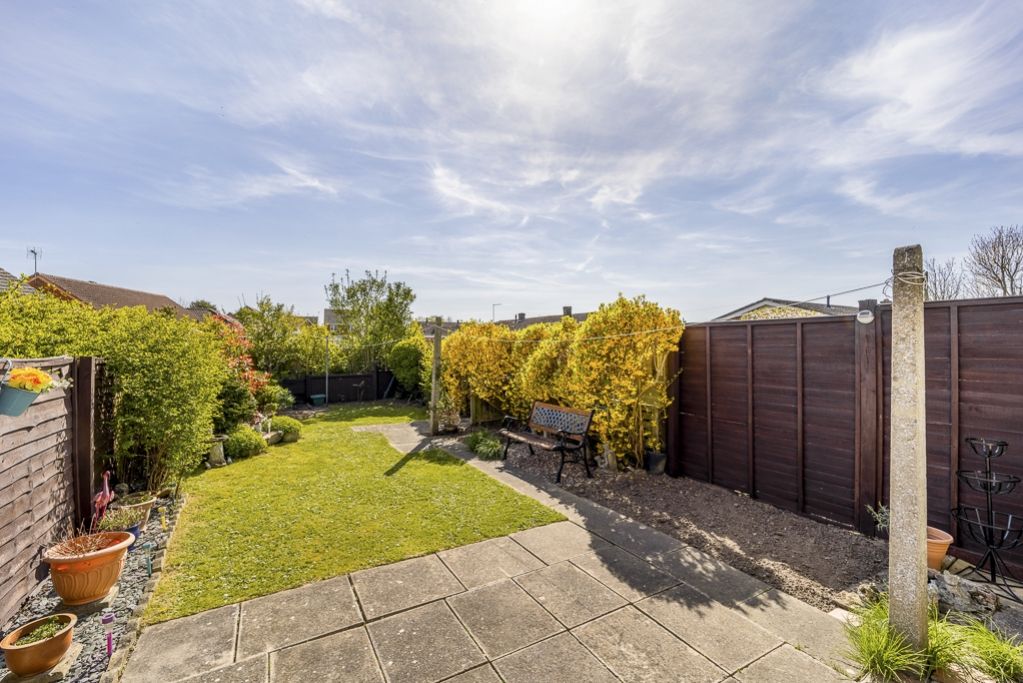 Property photo 2 of 25 2 Drury Lane (Bicker)-5