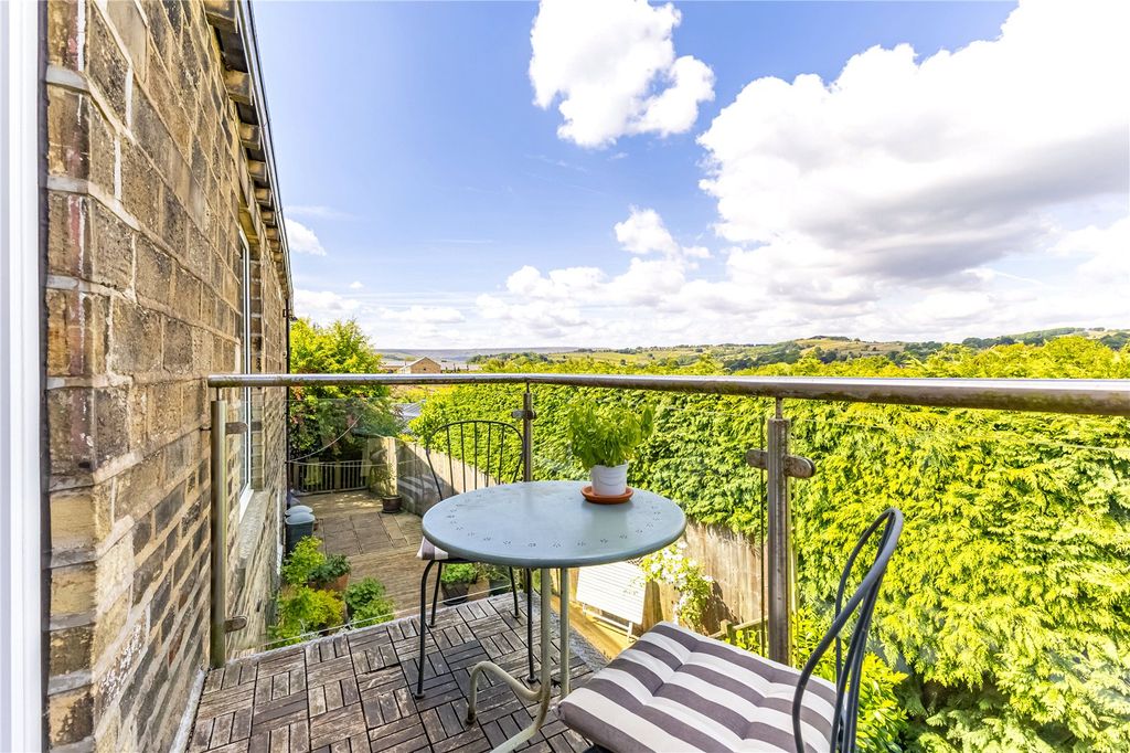 Property photo 3 of 36 Balcony