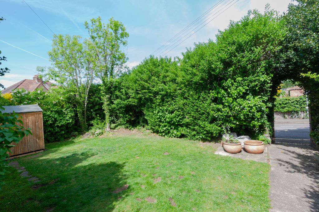 Property photo 3 of 12 80c Harefiled Road Ub8 1Pl-12