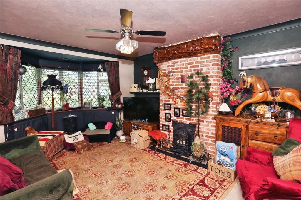 Property photo 3 of 10 Lounge