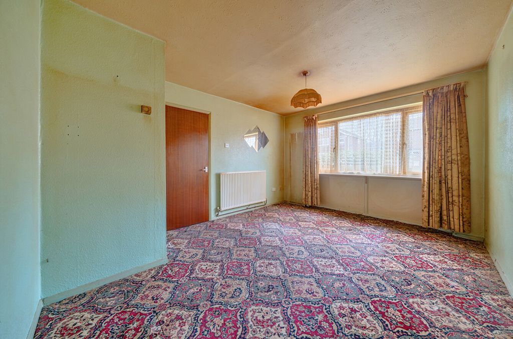 Property photo 3 of 12 1395249-15-694A86...