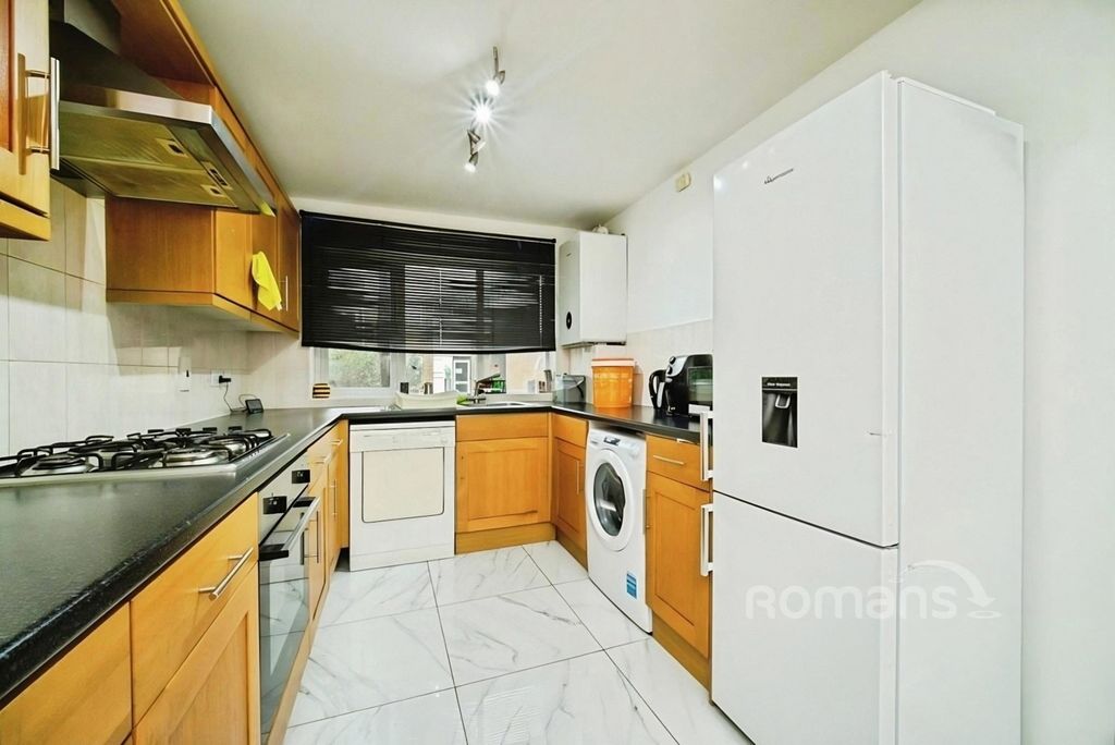 Property photo 3 of 8 Pbox-Img.Jpg