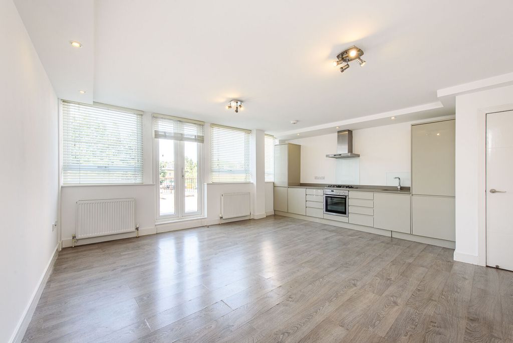 Property photo 2 of 7