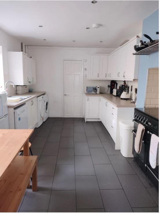 Property photo 3 of 17 Kitchen-01