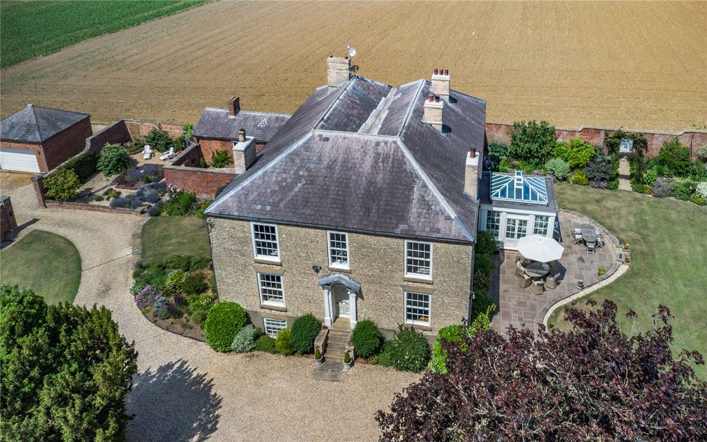 Property photo 1 of 22 Front Aerial View