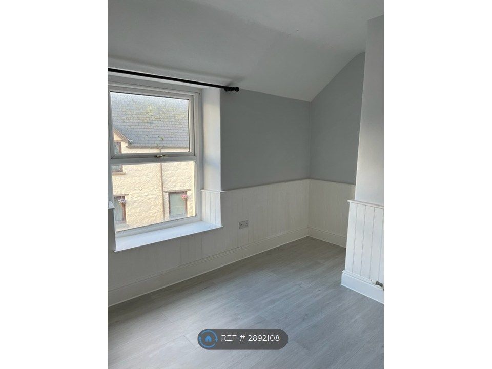 Property photo 1 of 13 Bedroom 1
