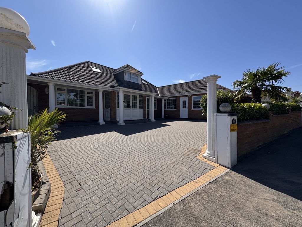 Property photo 1 of 42
