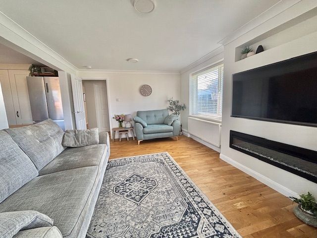 Property photo 2 of 20 Living Room