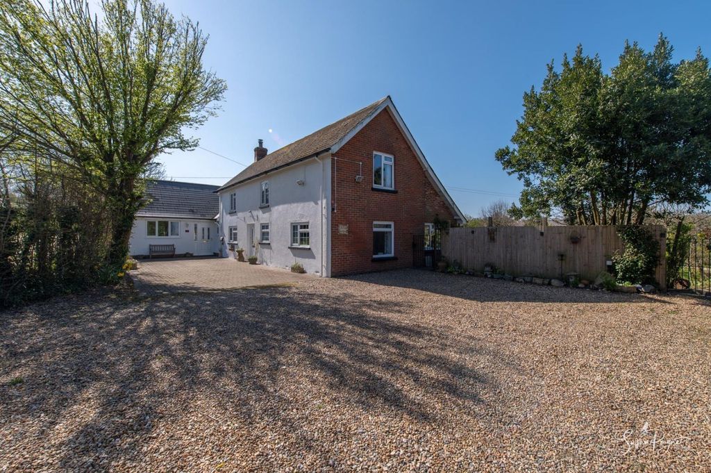 Property photo 1 of 82