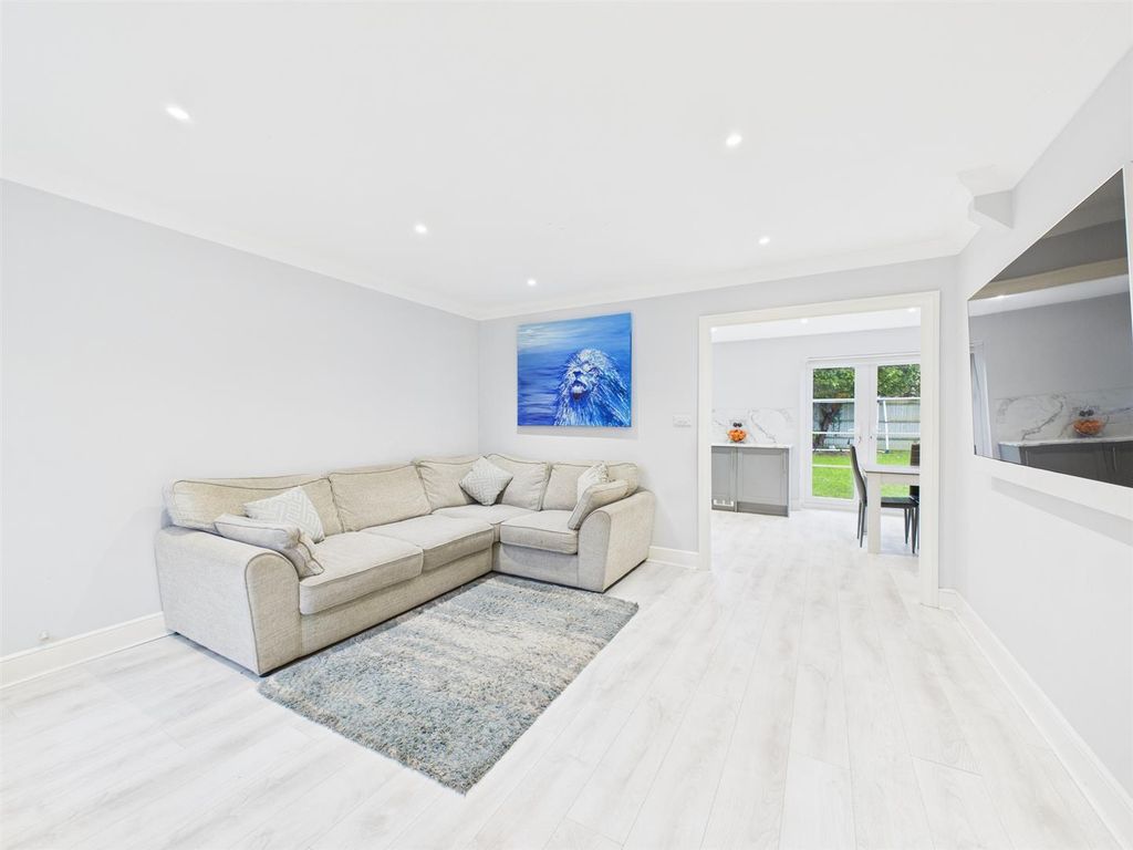 Property photo 3 of 20 Cam02885G0-Pr0547-Still006.Jpg