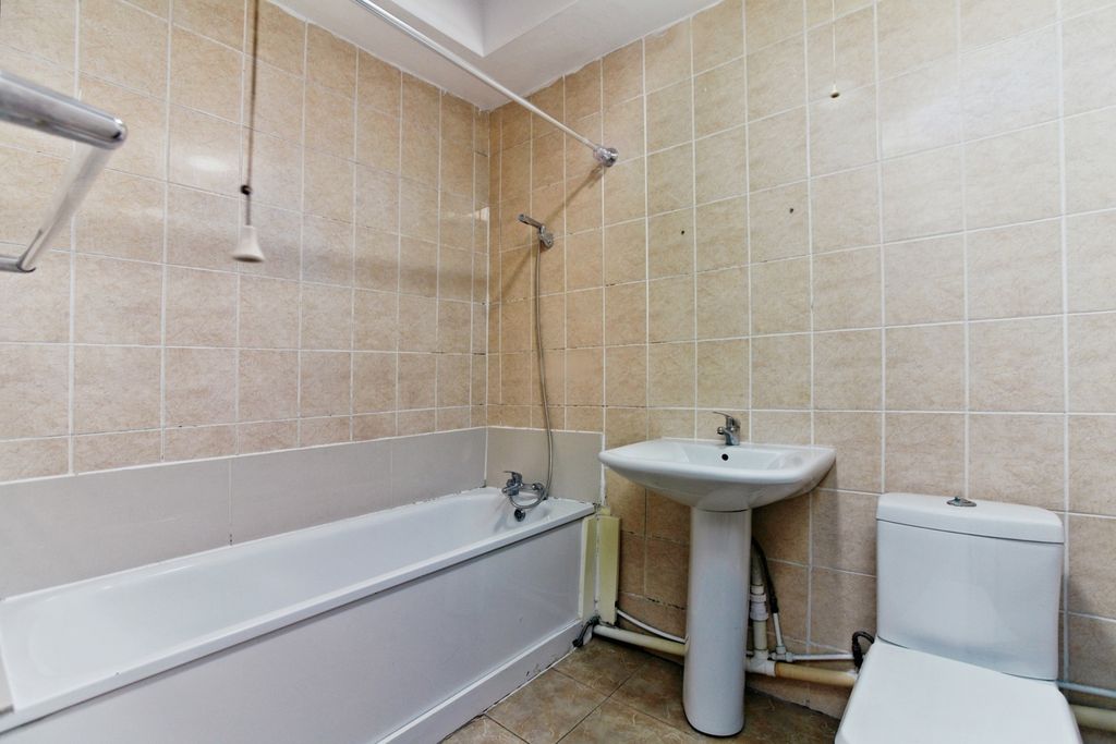 Property photo 3 of 16 Pbox-Img.Jpg