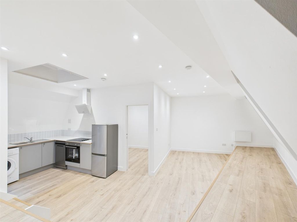 Property photo 1 of 5 Cam04237G0-Pr0247-Still004.Jpg