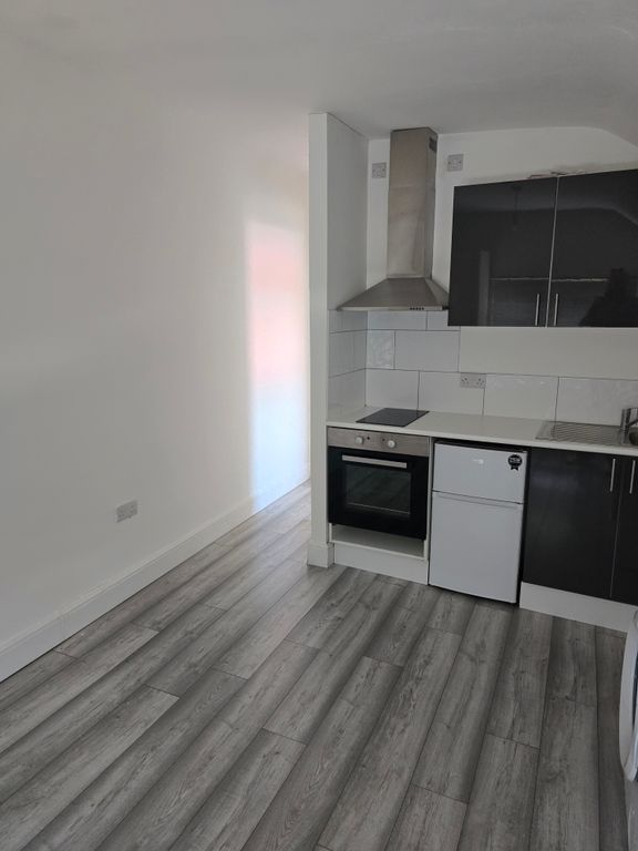 Property photo 2 of 3