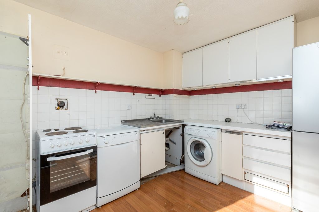 Property photo 3 of 12 4441185