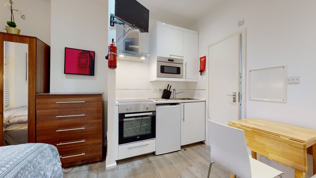 Property photo 2 of 9 Kitchen