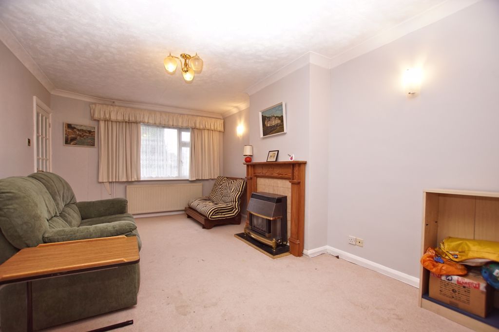 Property photo 3 of 16 Lounge