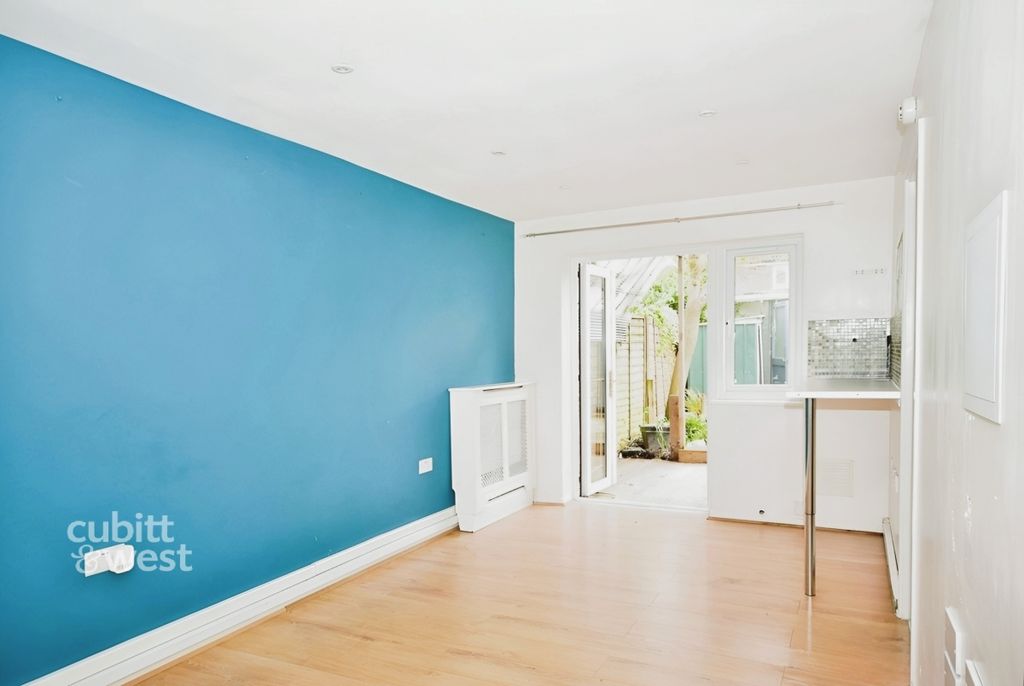 Property photo 2 of 12 Editedimage-9A0F4...