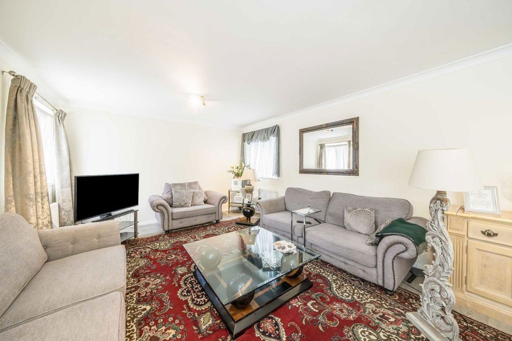 Property photo 2 of 6