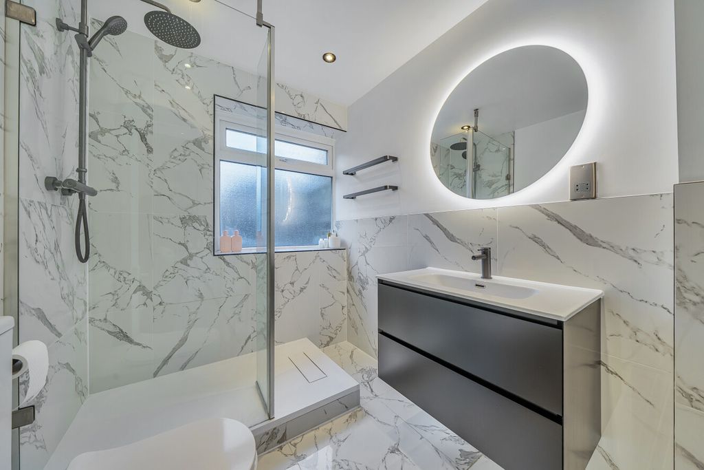 Property photo 3 of 14 1404215-12-6978c5...