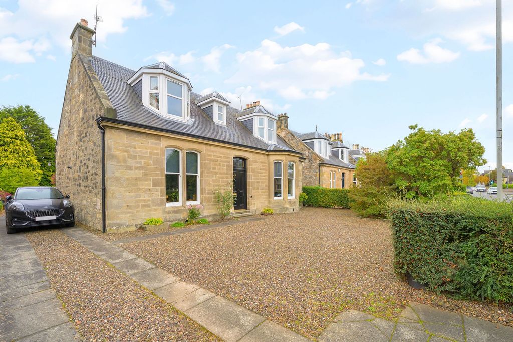 Property photo 1 of 33
